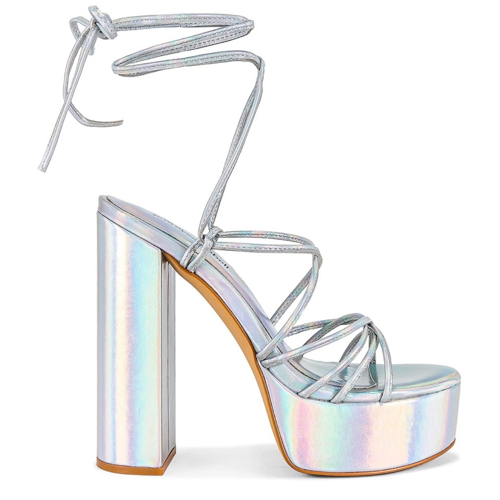 SULTRY PLATFORM SANDAL
Jeffrey Campbell